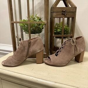 Susina Taupe Suede Lace Bootie size 9.5